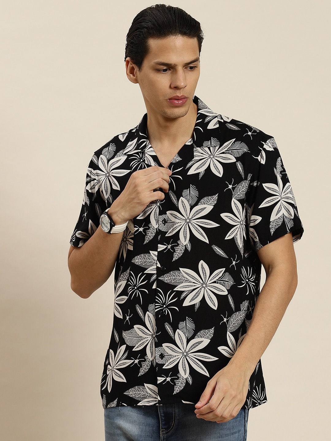 

Hancock Men Black Relaxed Floral Printed Casual Shirt