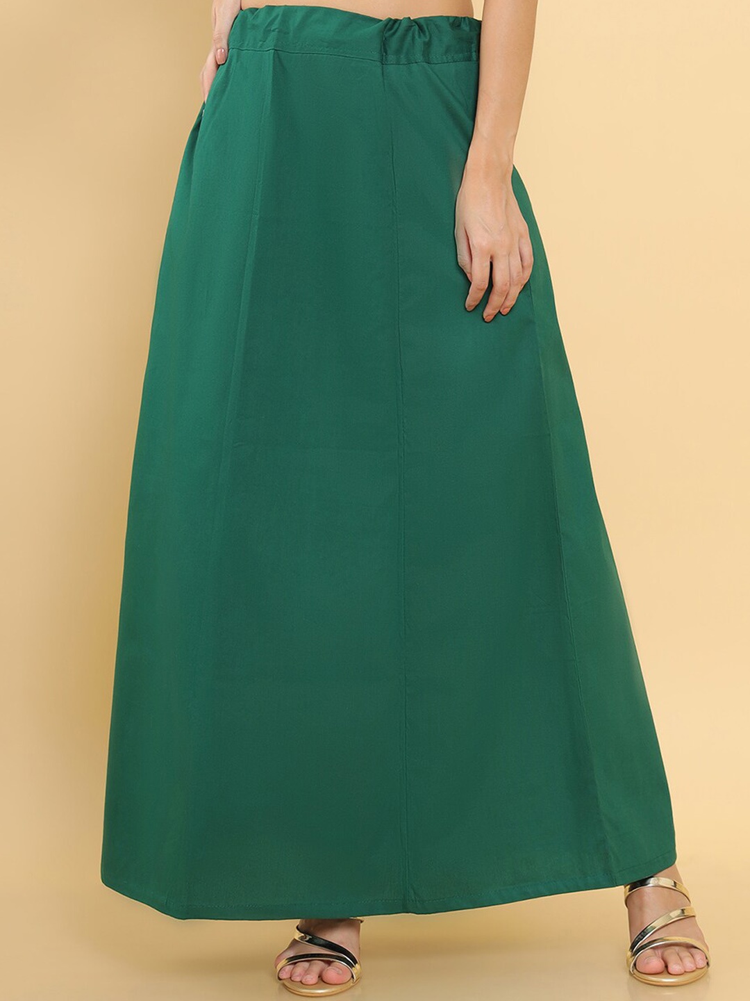 

Soch Women Green Solid Saree Shape-wear