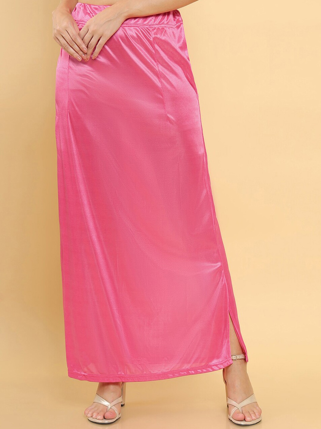 

Soch Women Onion Pink Solid Lycra Saree Shapewear