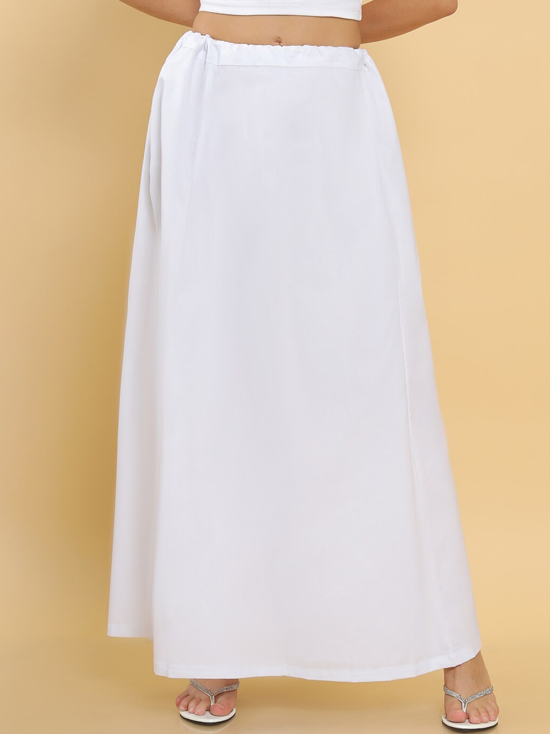 

Soch Women White Solid Cotton Saree Shapewear