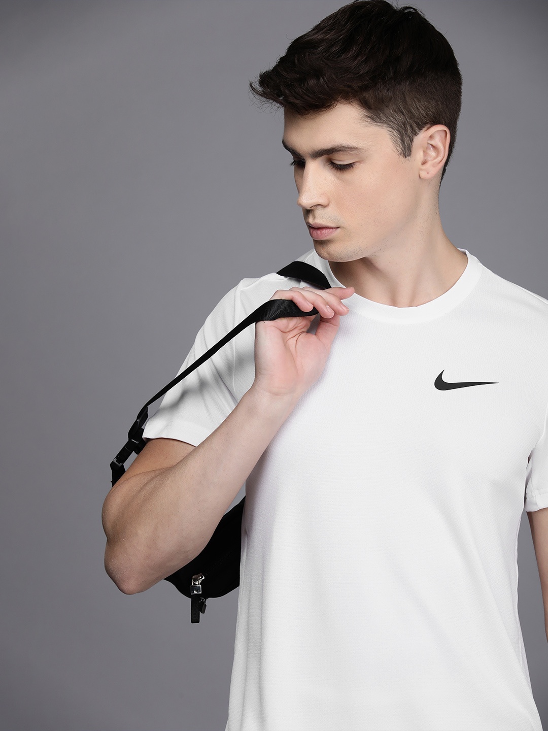 

Nike Men White Solid SUPERSET Dri-FIT Training T-shirt