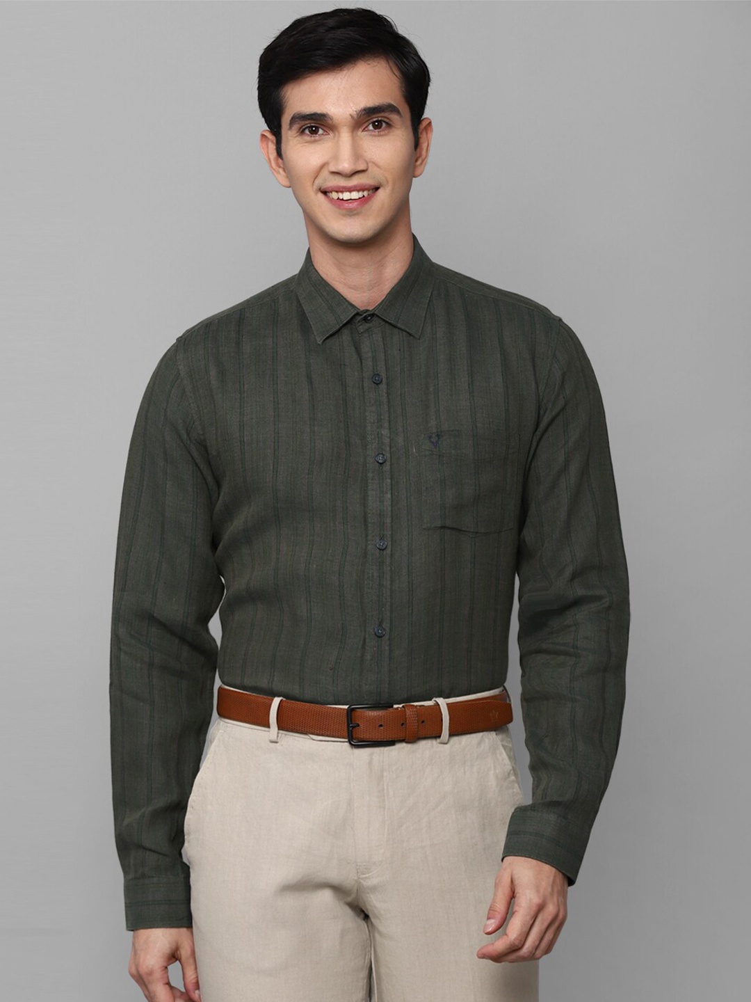 

Allen Solly Men Green Slim Fit Multi Stripes Striped Linen Formal Shirt