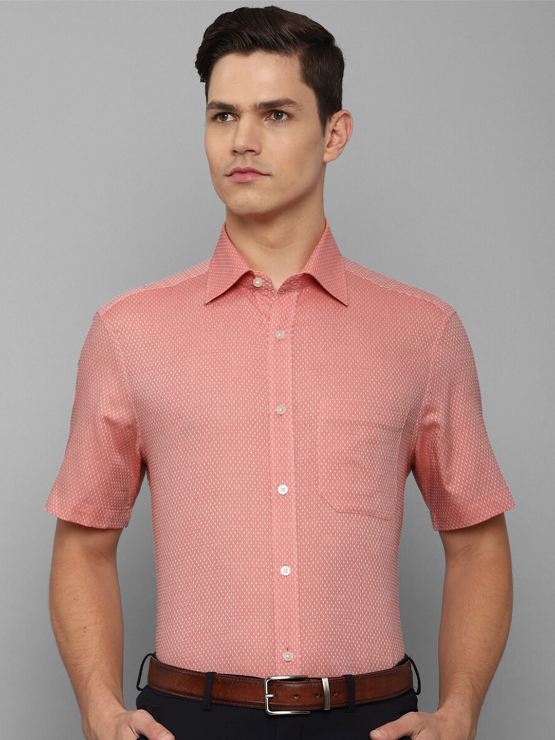 

Louis Philippe Men Pink Spread Collar Long Sleeves Slim Fit Formal Shirt