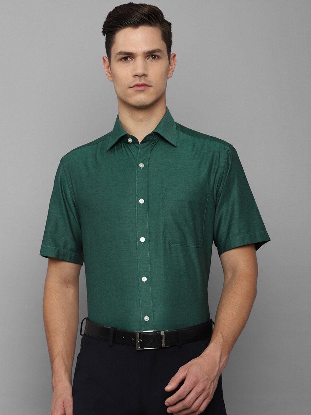 

Louis Philippe Men Green Solid Slim Fit Cotton Formal Shirt