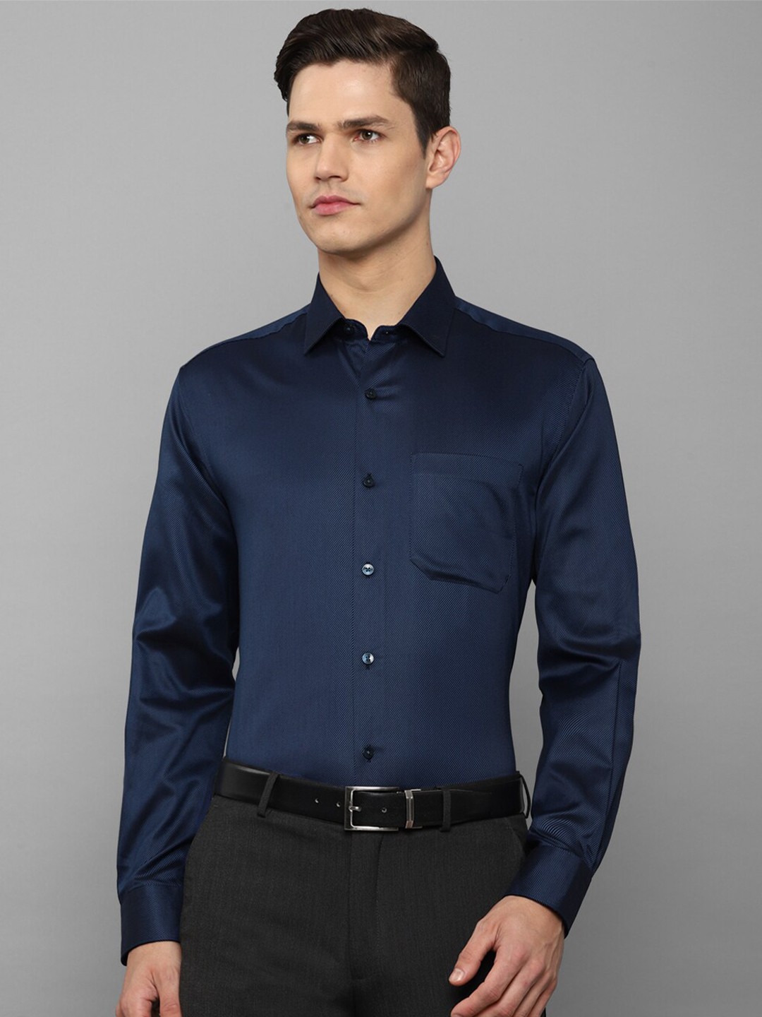 

Louis Philippe Men Navy Blue Solid Slim Fit Formal Shirt