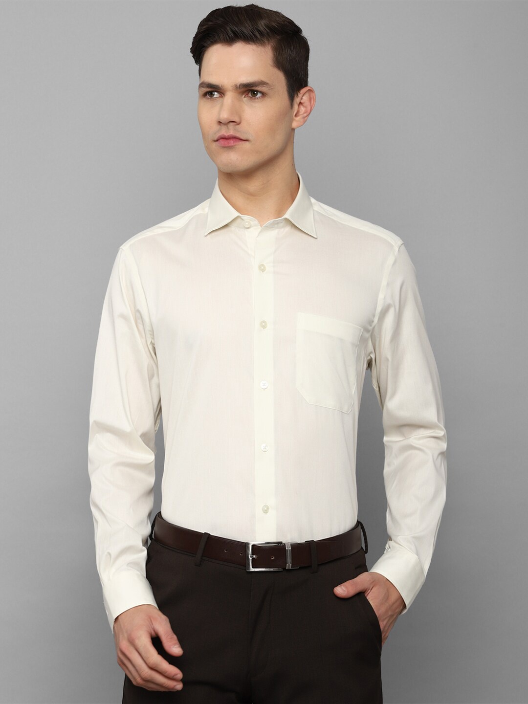 

Louis Philippe Men White Slim Fit Pure Cotton Formal Shirt