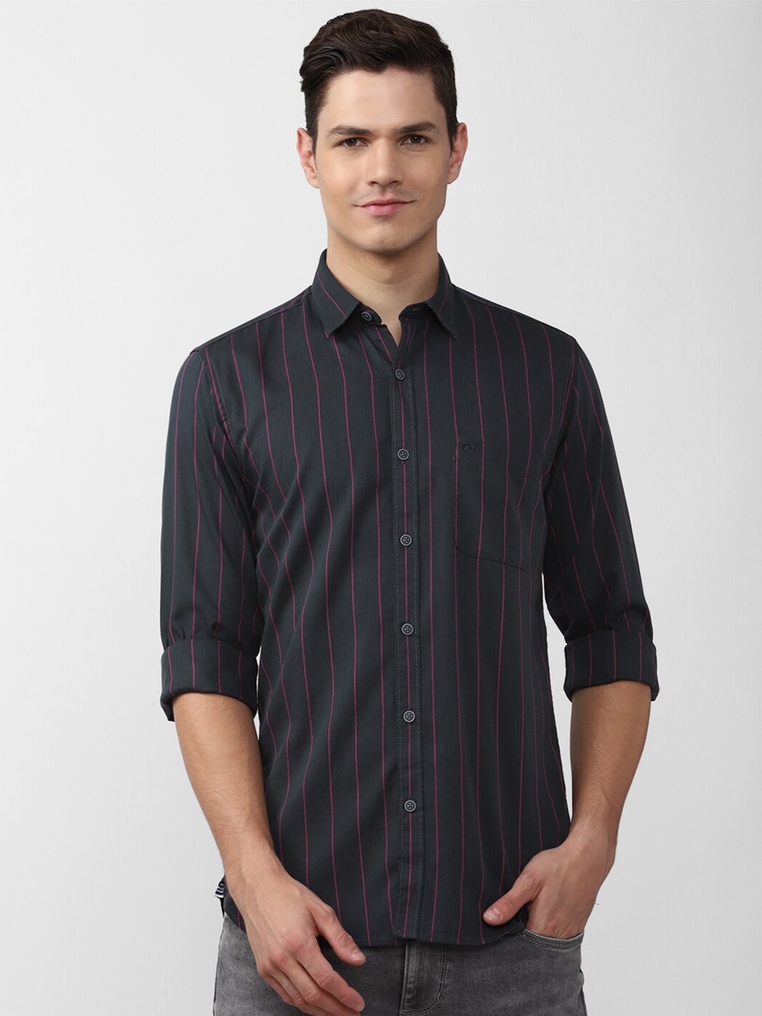 

Peter England Casuals Men Black Slim Fit Striped Cotton Casual Shirt