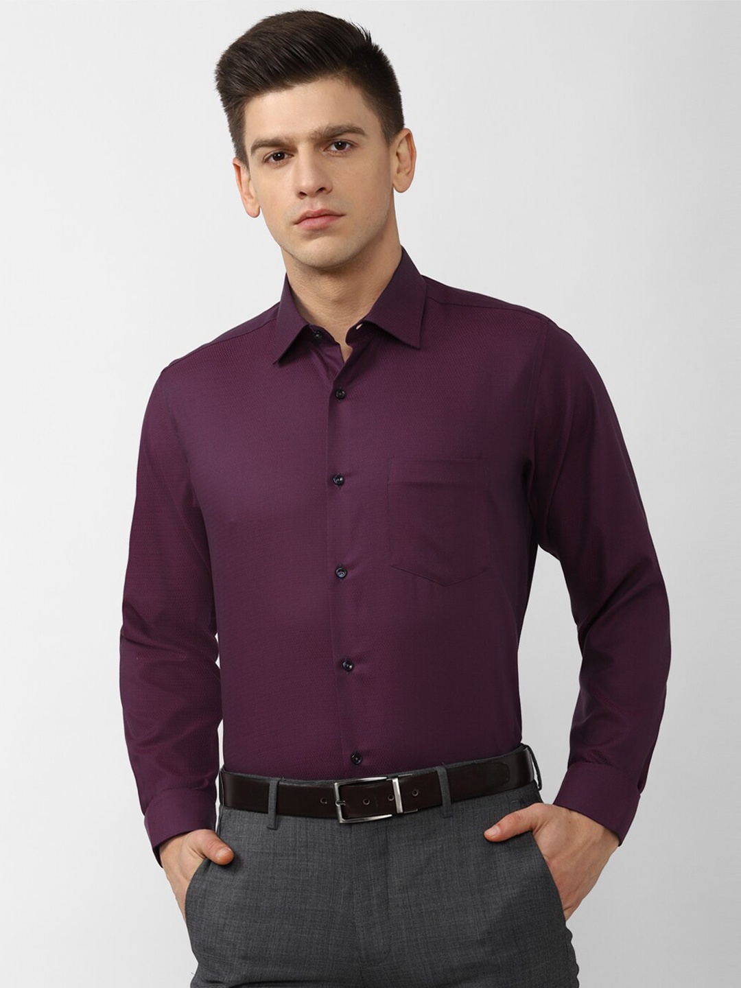 

Van Heusen Men Purple Solid Regular Fit Cotton Formal Shirt