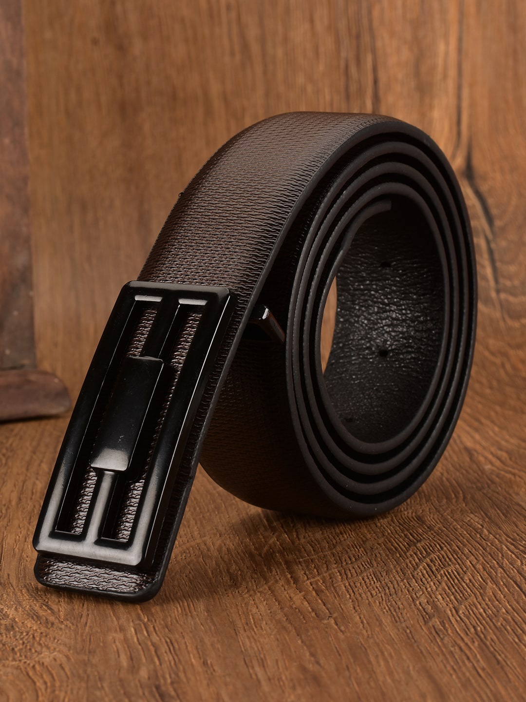 

BuckleUp Men Brown Textured Belt