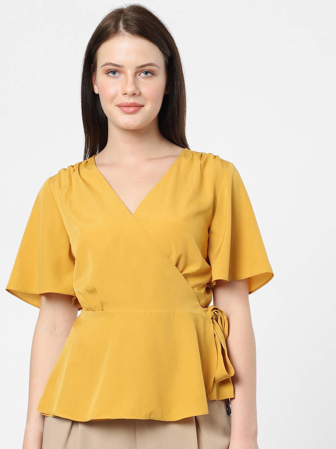 

Vero Moda Gold-Toned Solid Wrap Style Top