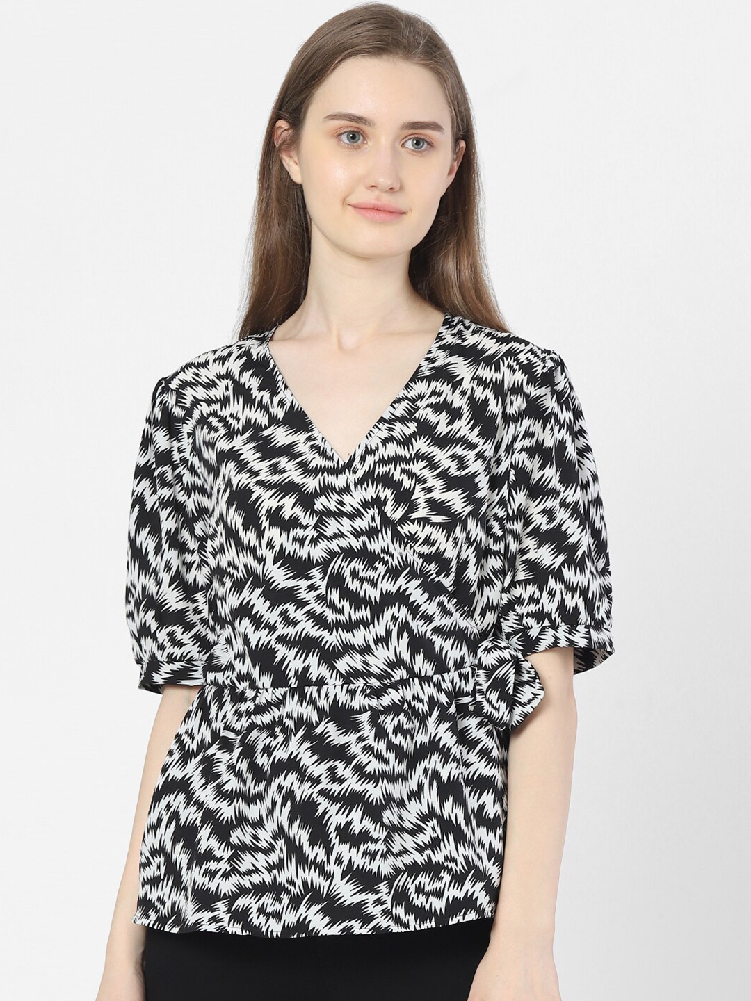 

Vero Moda Black Animal Print Wrap Top