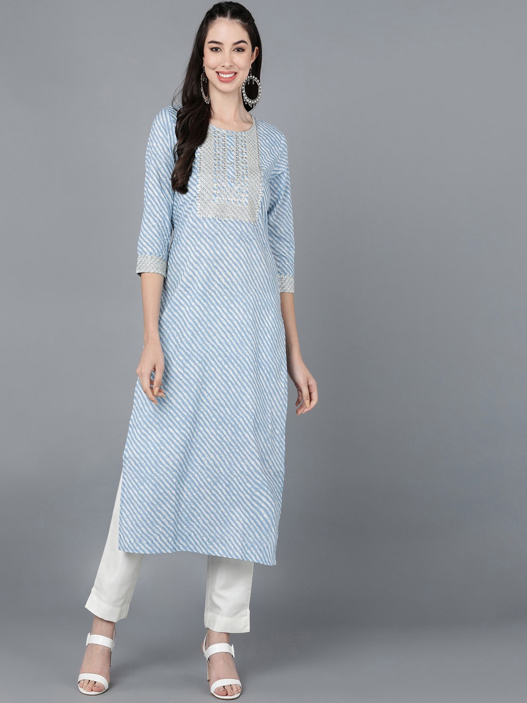 

kipek Women Blue Geometric Striped Thread Work Cotton Kurta