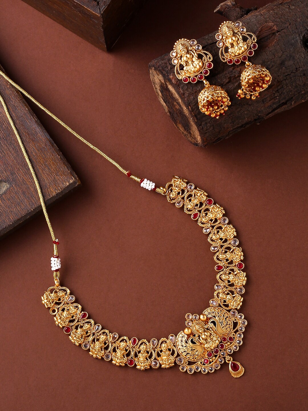 

VIRAASI Gold-Plated Gold Artificial Stones and Beads Studded Jewellery Set
