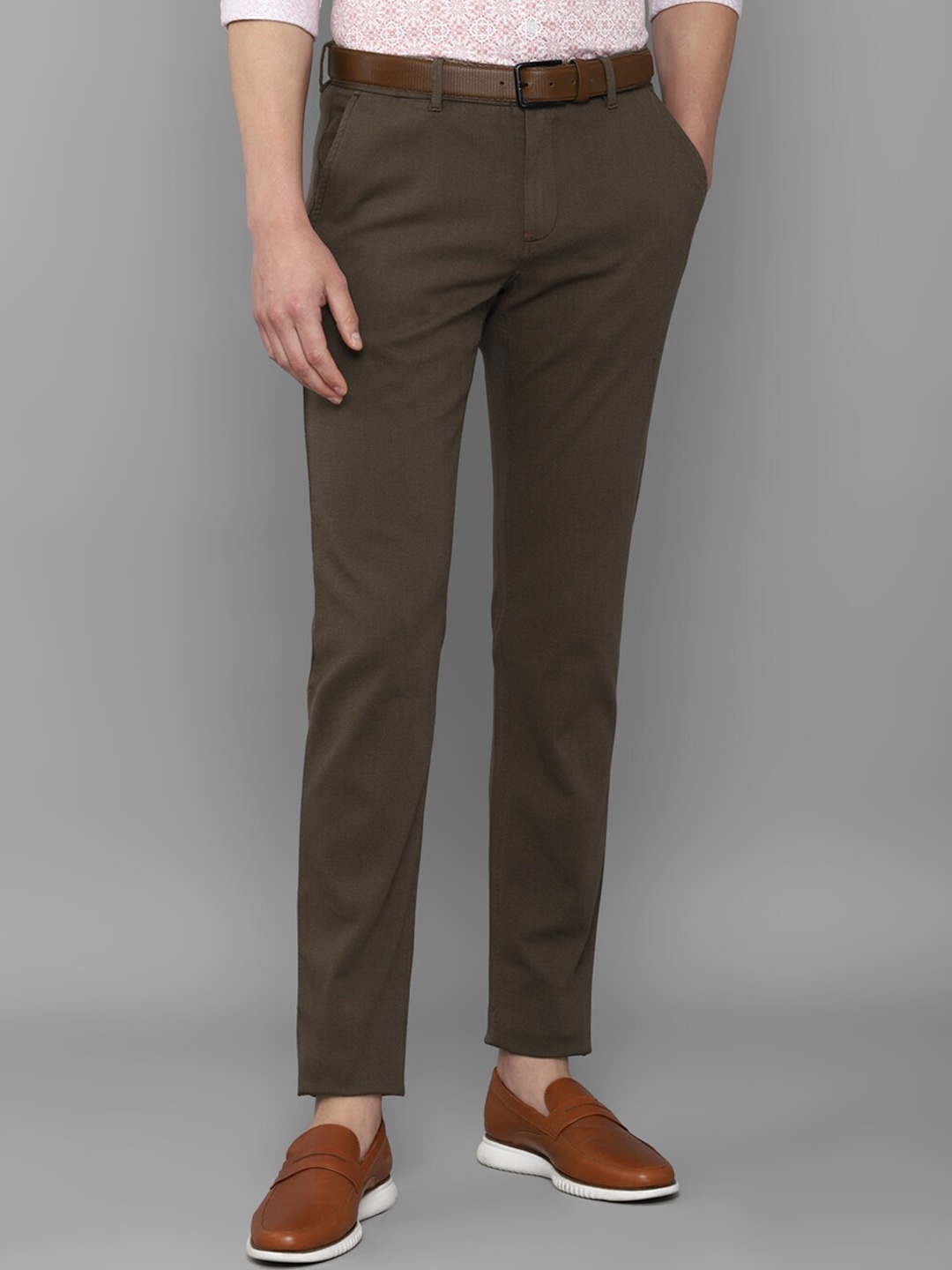 

Louis Philippe Sport Men Brown Slim Fit Cotton Chinos Trousers