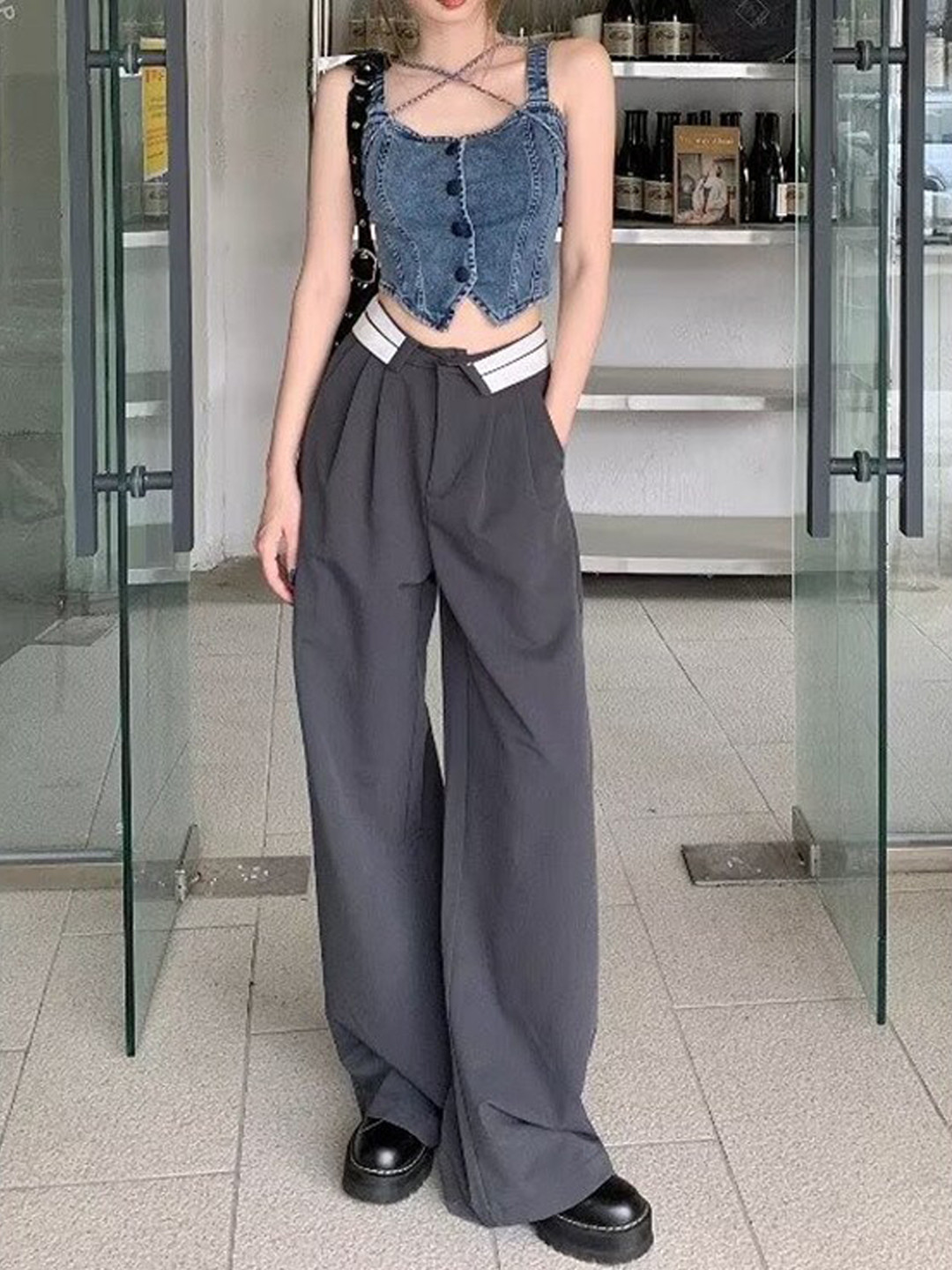

La Aimee Women Beautiful Grey Solid Trousers