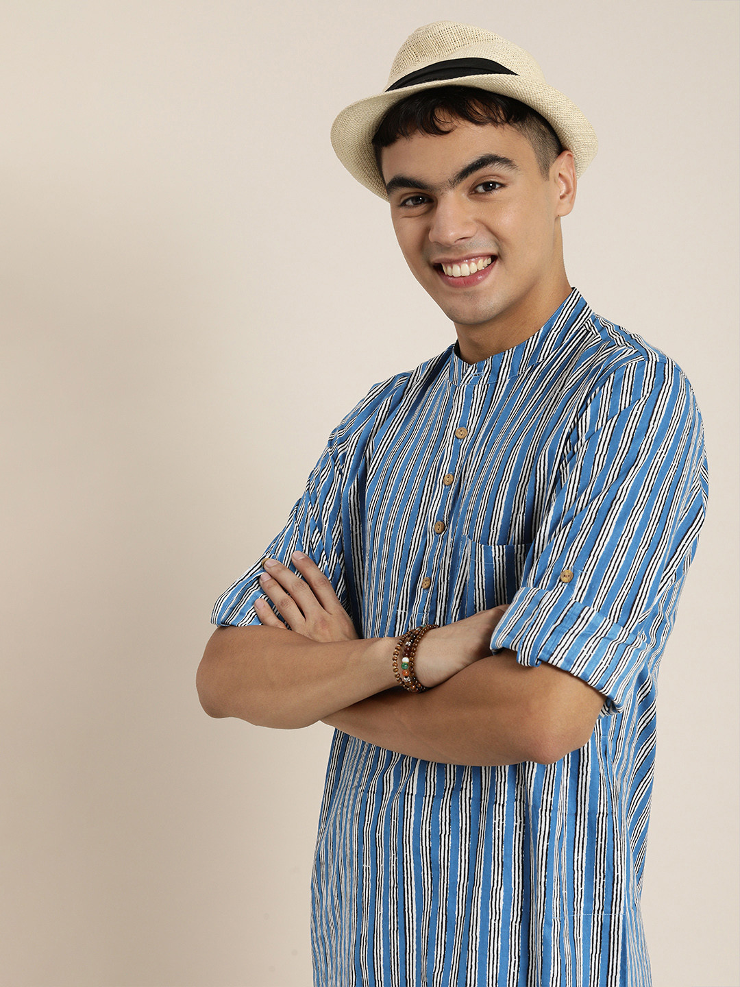 

Taavi Men Blue & White Hand Block Printed Straight Kurta