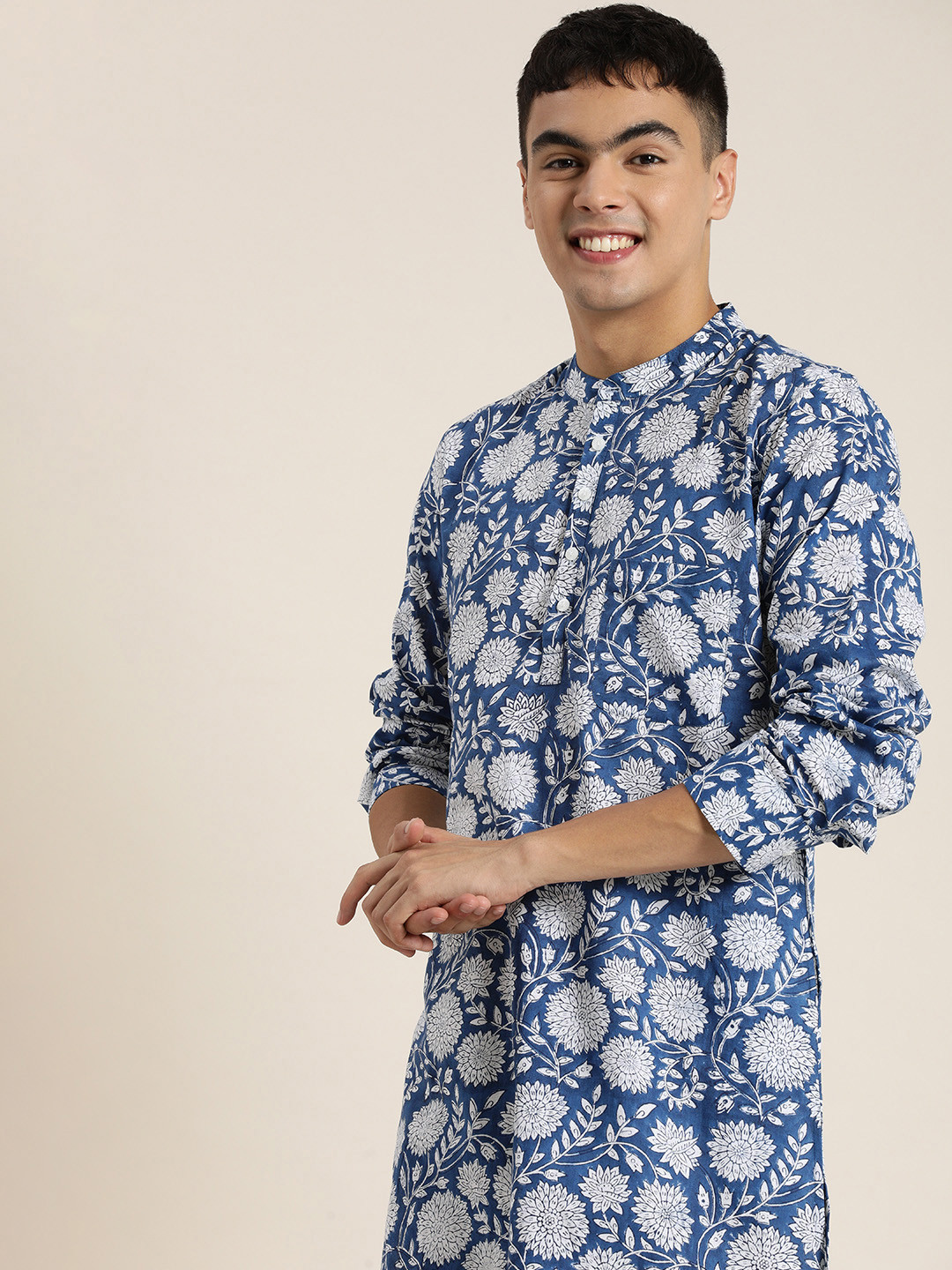 

Taavi Men Blue & White Ethnic Motifs Printed Block Print Kurta