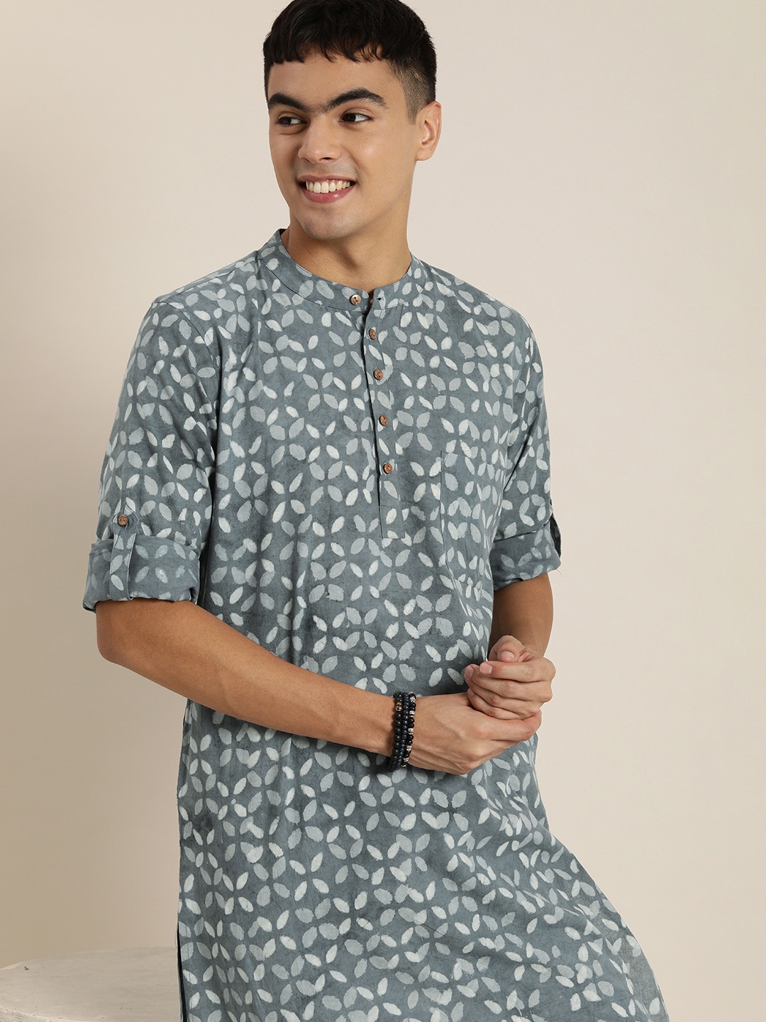 

Taavi Men Grey & White Bagru Ethnic Motifs Printed Kurta