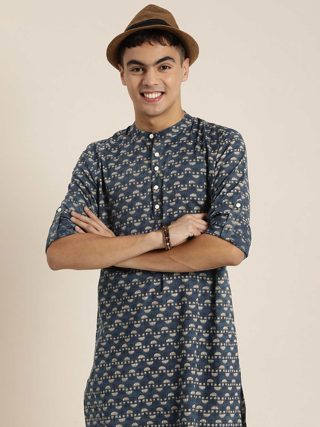 

Taavi Men Blue Bagru Printed Pure 2 Piece Cotton Kurta with Pyjamas