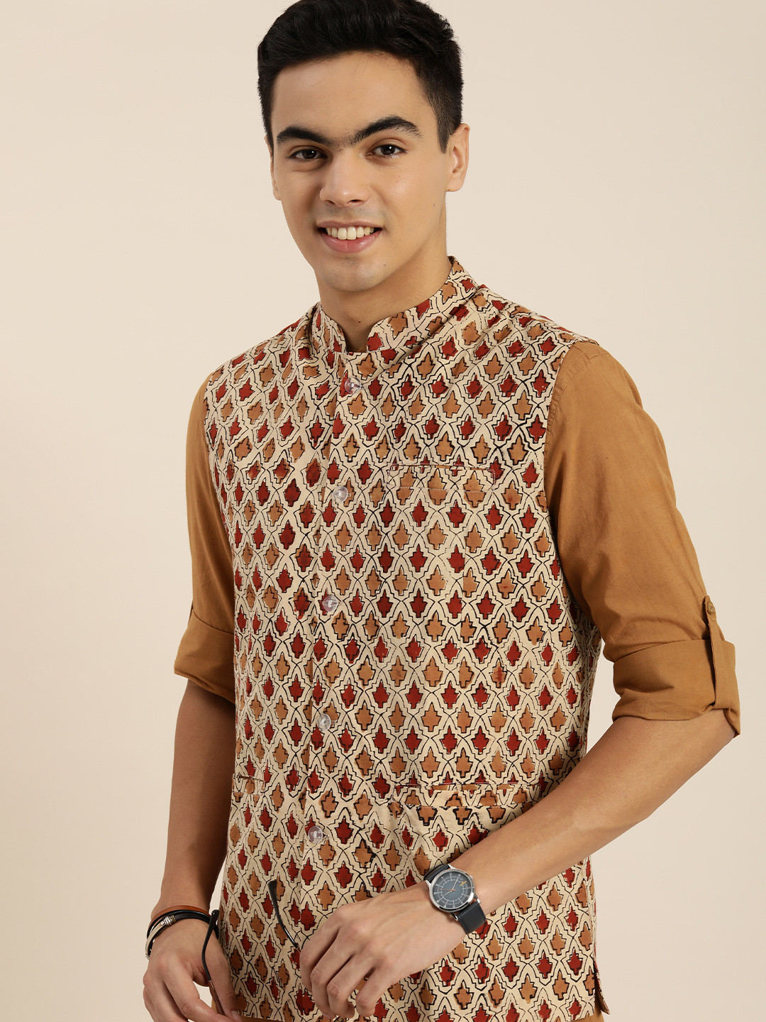 

Taavi Men Red Kalamkari Printed 3 Piece Pure Cotton Kurta with Pyjamas & Nehru Jacket