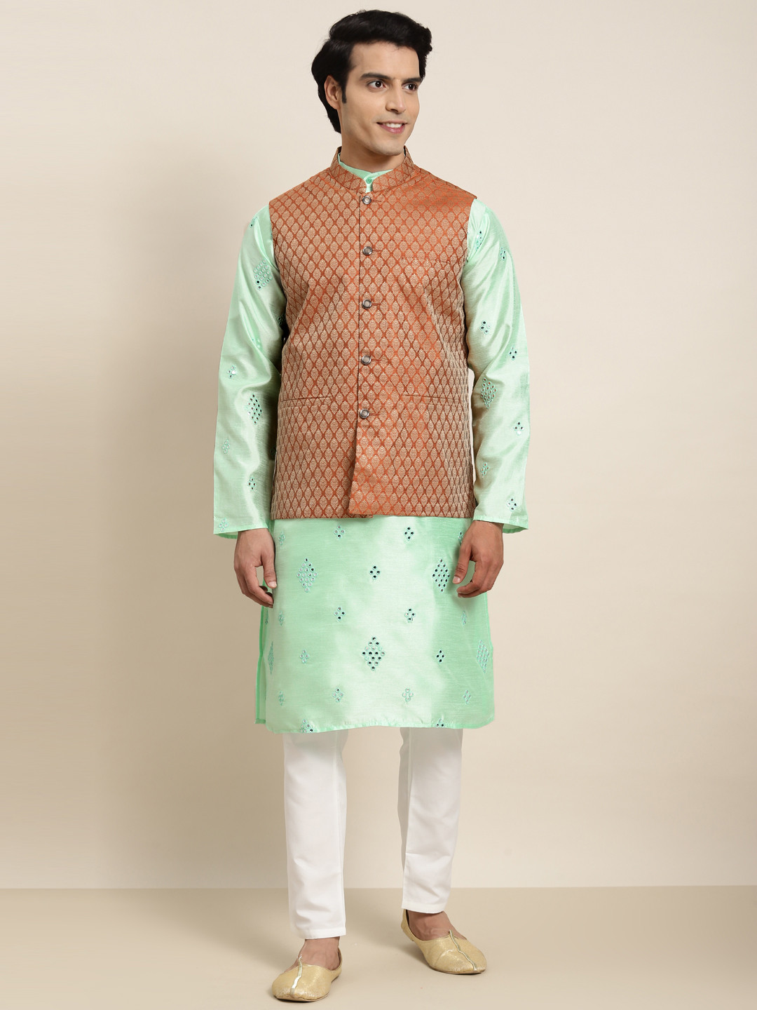 

SOJANYA Men Sea Green Embroidered Mirror Work Kurta with Pyjamas & Nehru Jacket