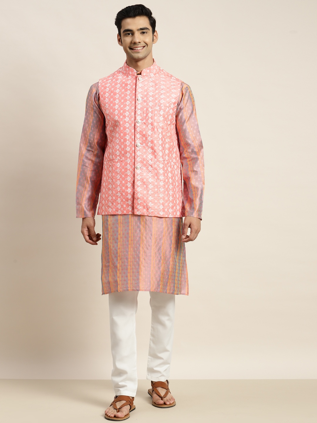 

SOJANYA Men Purple Woven Design Kurta with Pyjamas & Nehru Jacket
