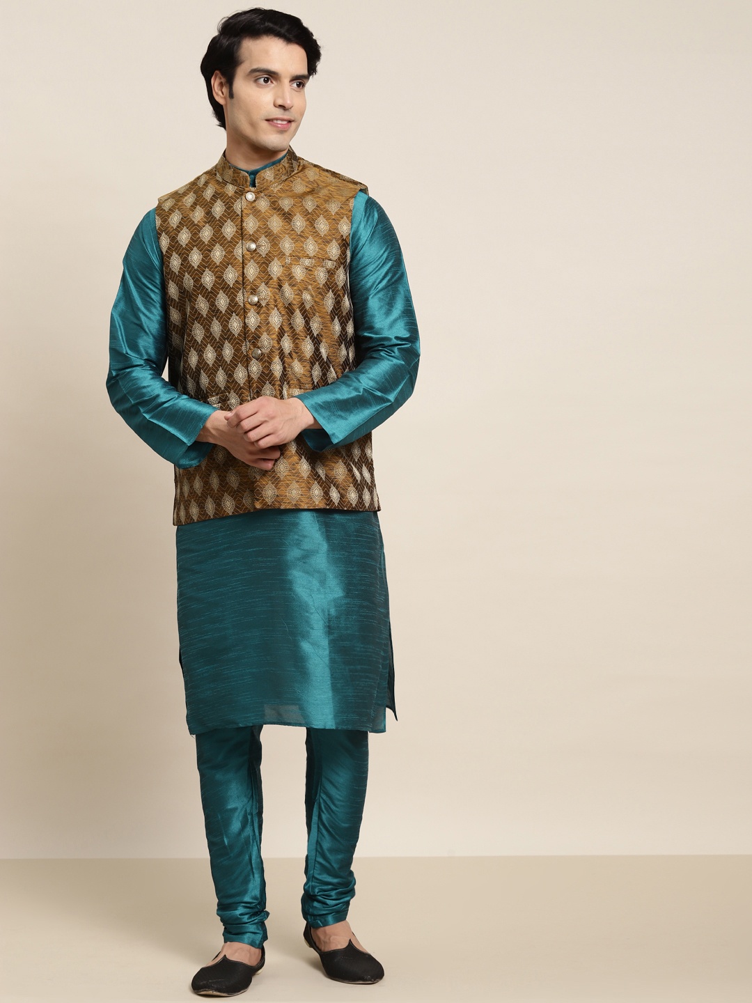 

SOJANYA Men Teal Green Kurta with Churidar & Nehru Jacket
