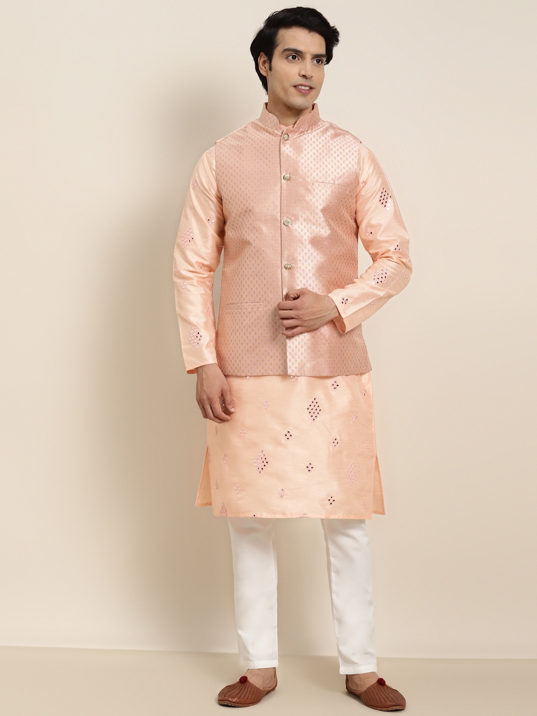 

SOJANYA Men Peach-Coloured Ethnic Motifs Mirror Work Kurta with Pyjamas & Nehru Jacket