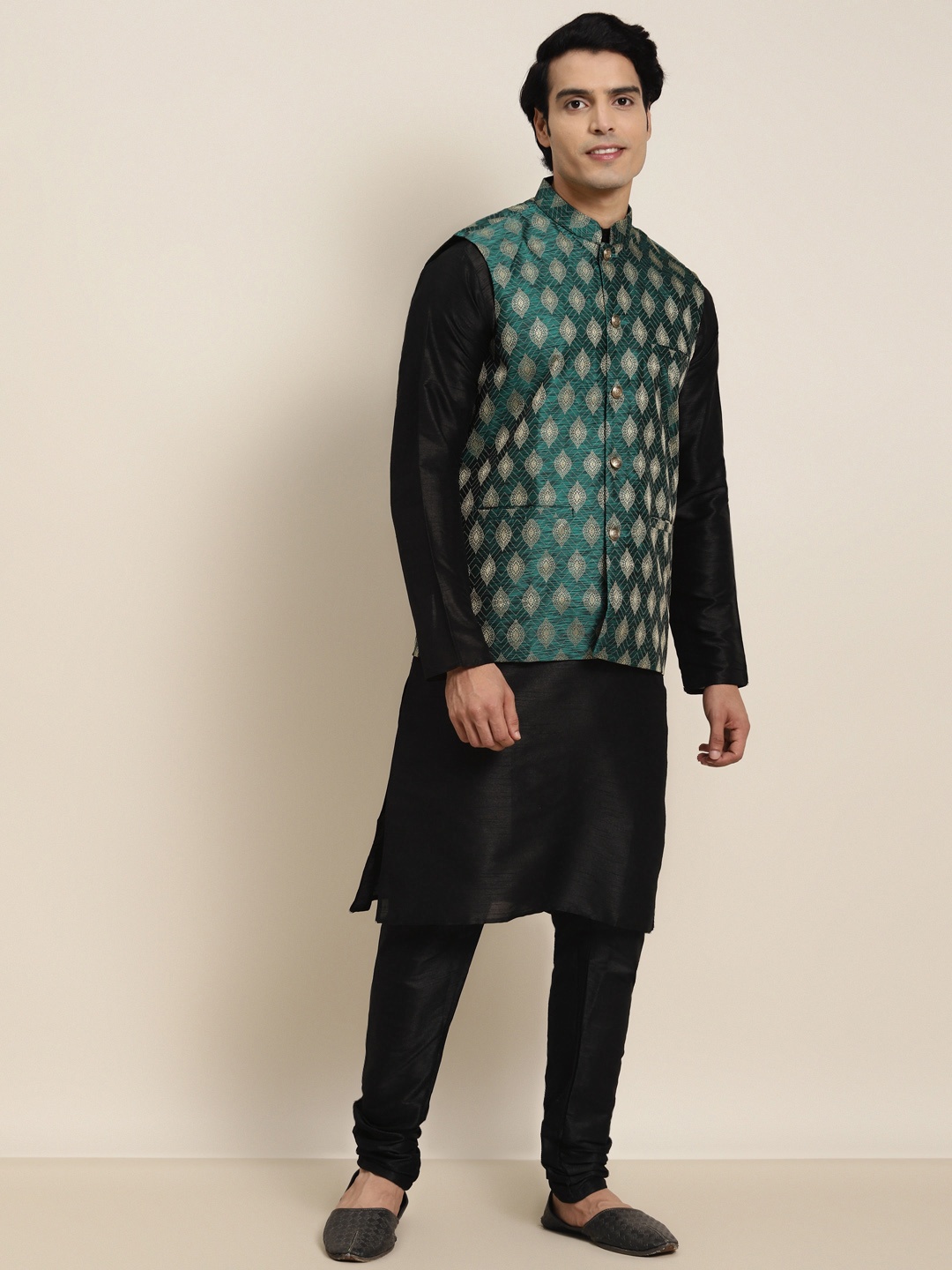 

SOJANYA Men Black Kurta with Churidar & Nehru Jacket