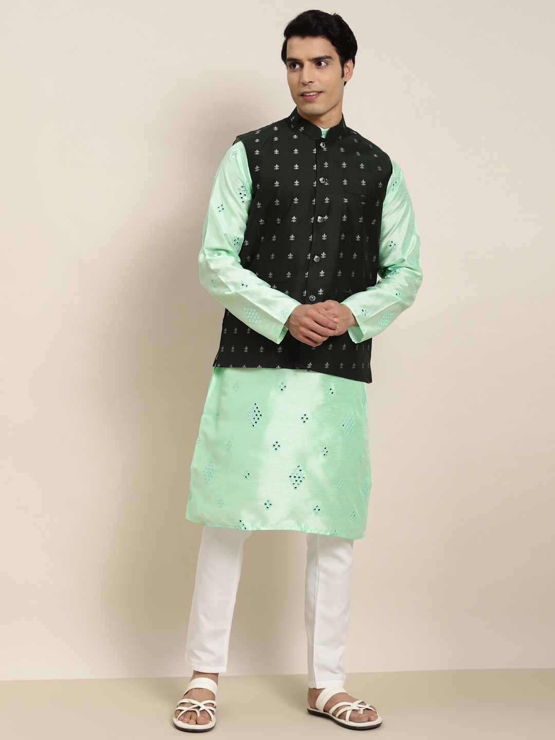 

SOJANYA Men Sea Green Embroidered Mirror Work Kurta with Pyjamas With Nehru Jacket