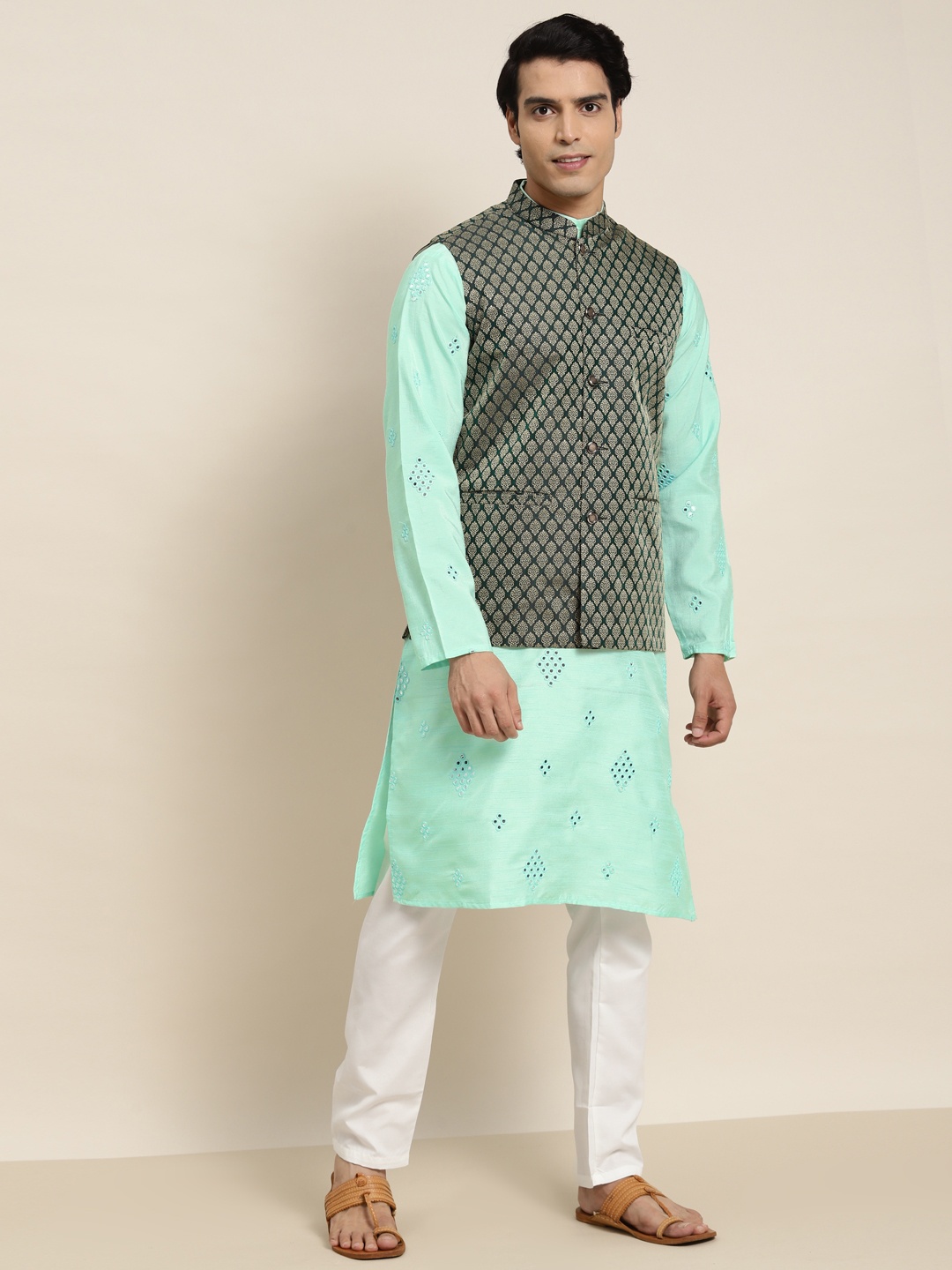 

SOJANYA Men Sea Green Embroidered Mirror Work Kurta with Pyjamas With Nehru Jacket