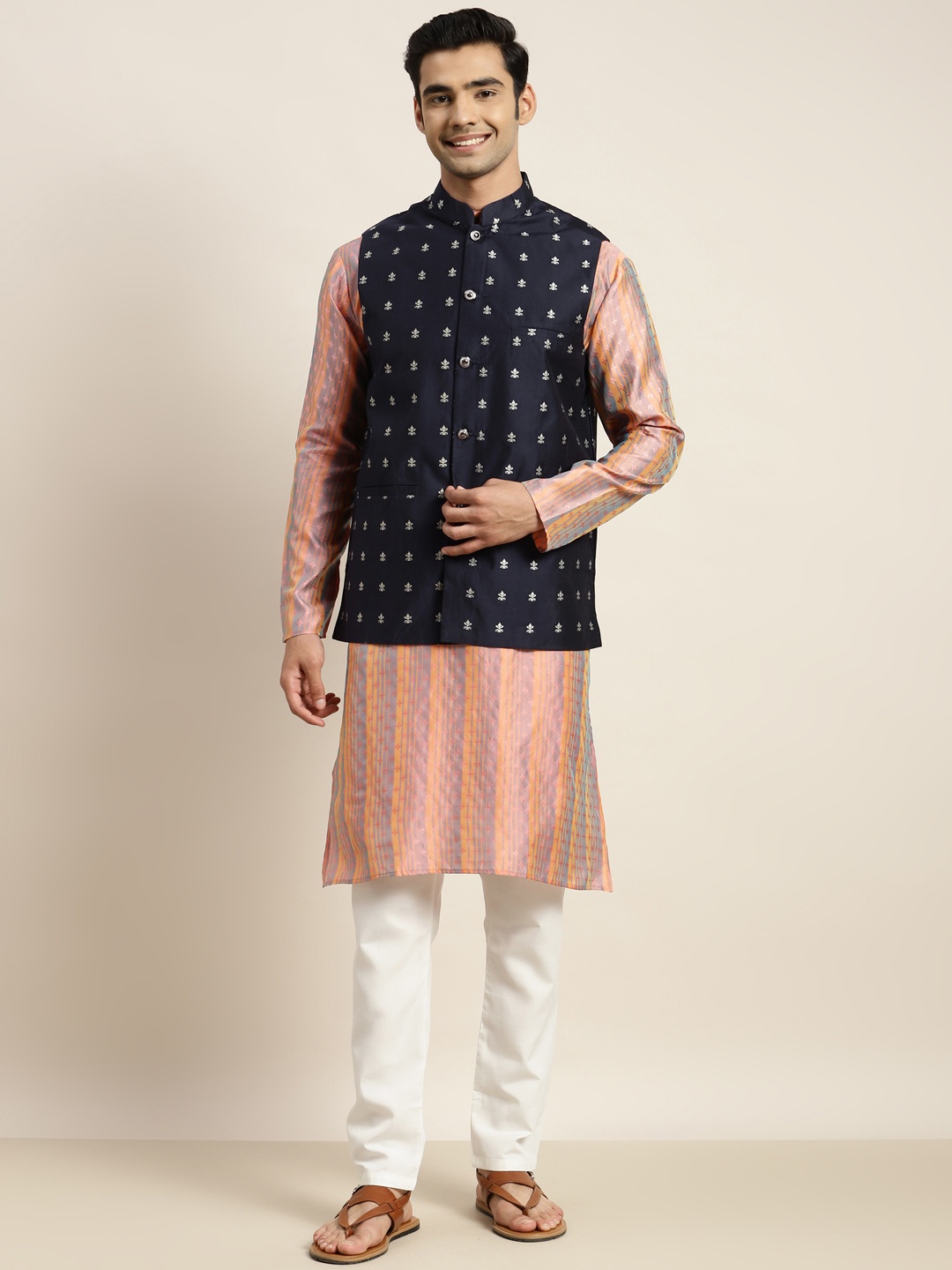 

SOJANYA Men Purple Woven Design Kurta with Pyjamas With Nehru Jacket