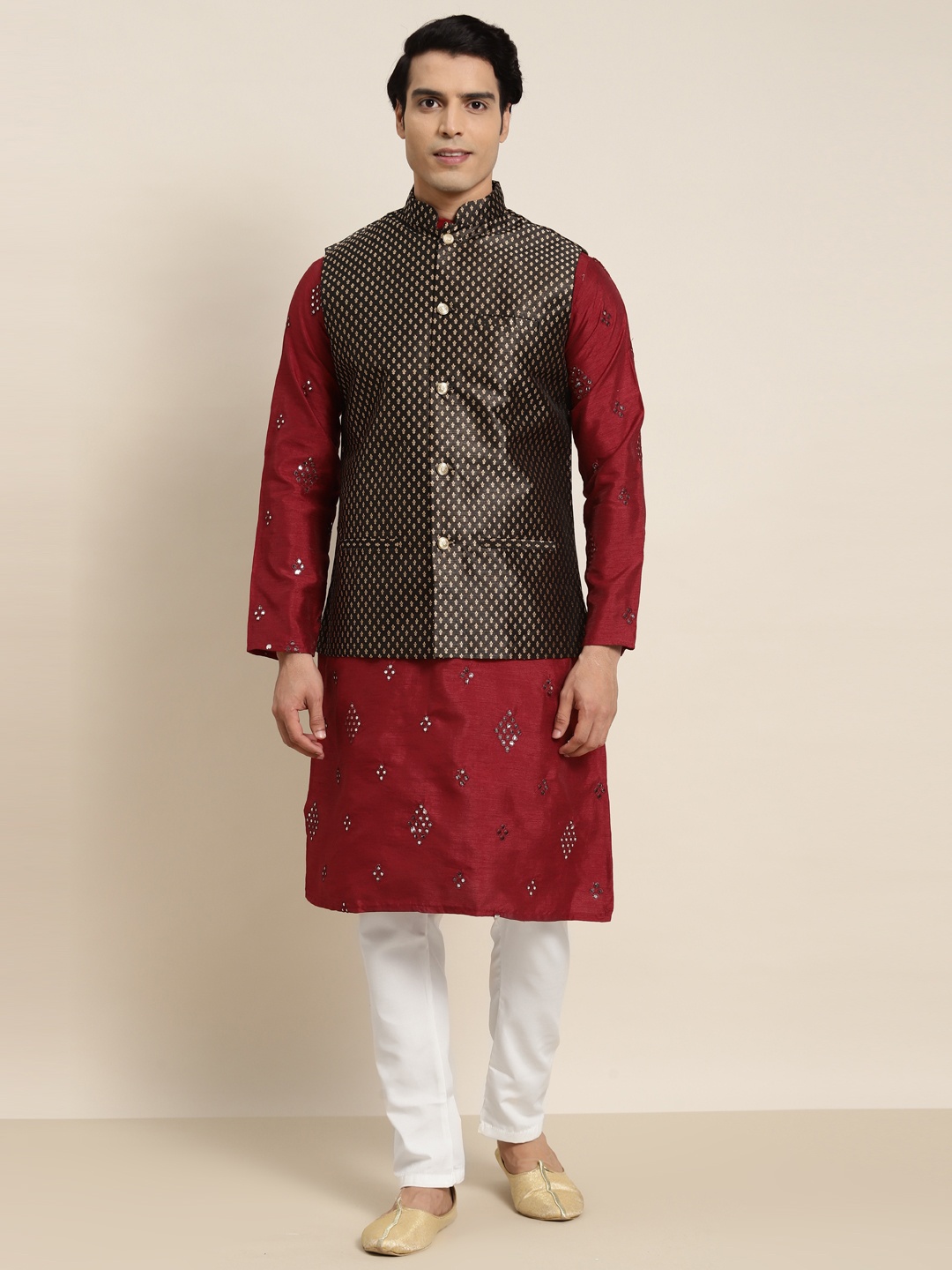 

SOJANYA Men Maroon Embroidered Mirror Work Kurta with Pyjamas With Nehru Jacket