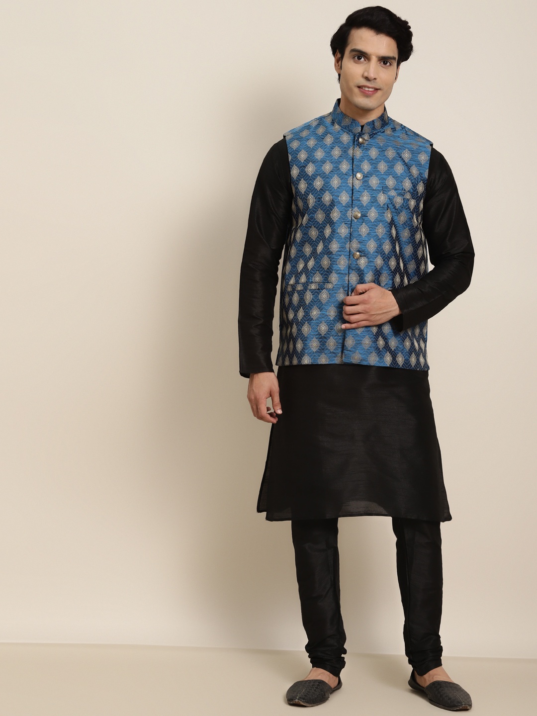 

SOJANYA Men Black Kurta with Churidar With Nehru Jacket