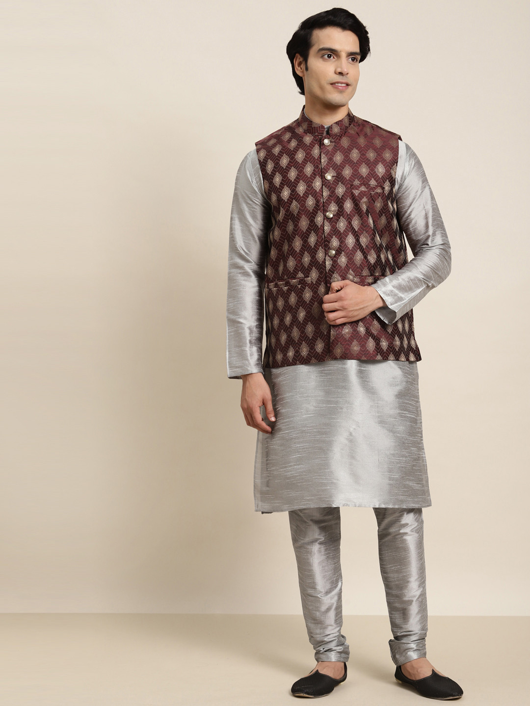 

SOJANYA Men Grey Kurta with Churidar With Nehru Jacket