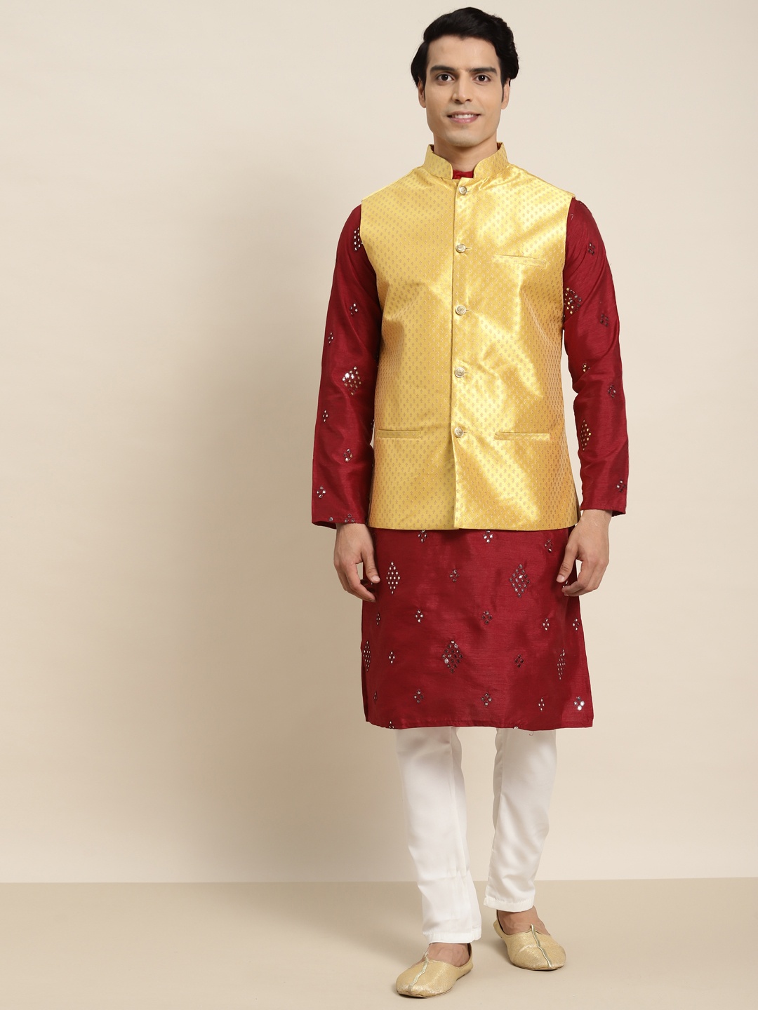 

SOJANYA Men Maroon Embroidered Mirror Work Kurta with Pyjamas With Nehru Jacket
