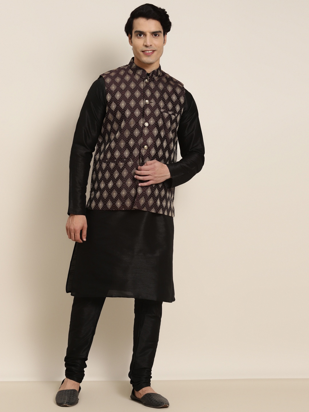 

SOJANYA Men Black Kurta with Churidar With Nehru Jacket