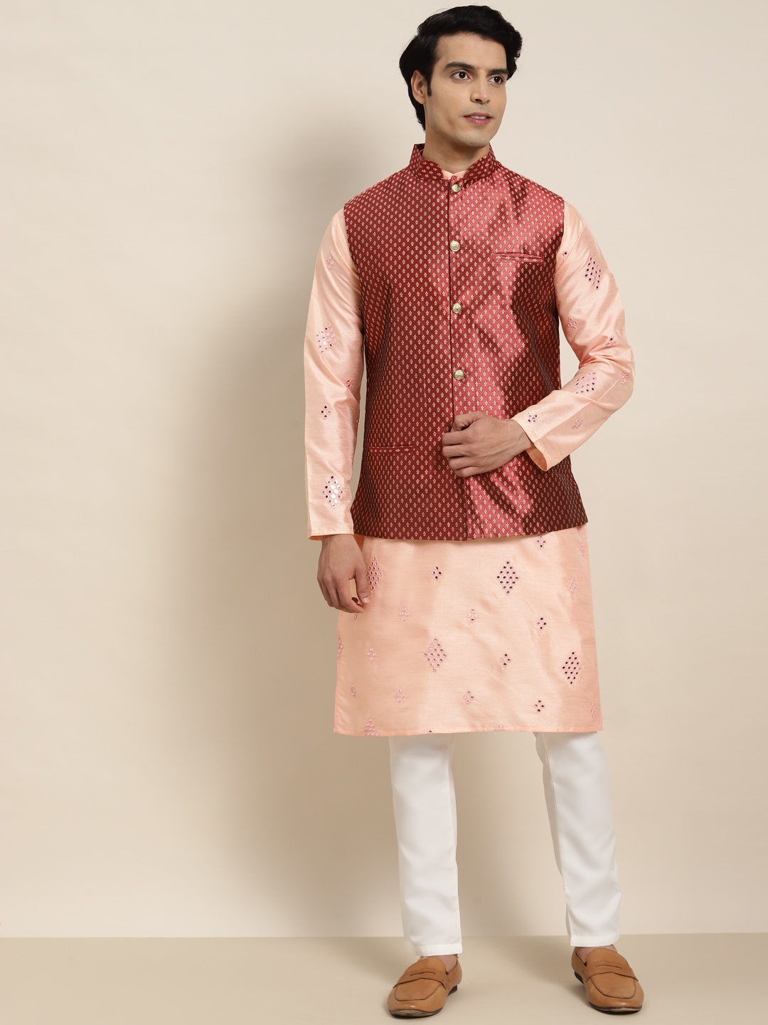

SOJANYA Men Peach-Coloured Mirror Work Kurta with Pyjamas & Nehru Jacket