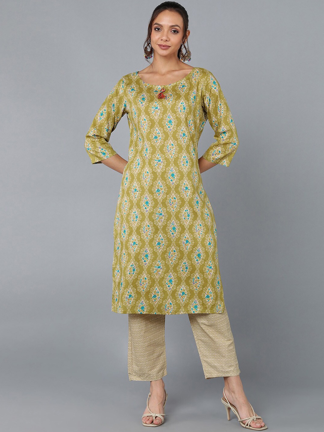 

kipek Women Green Ethnic Motifs Printed Kurta with Trousers