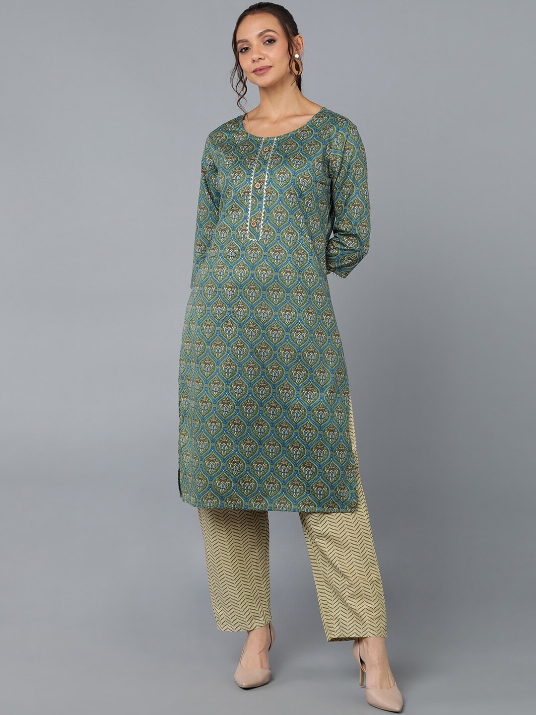 

kipek Women Green Ethnic Motifs Printed Kurta with Trouser set