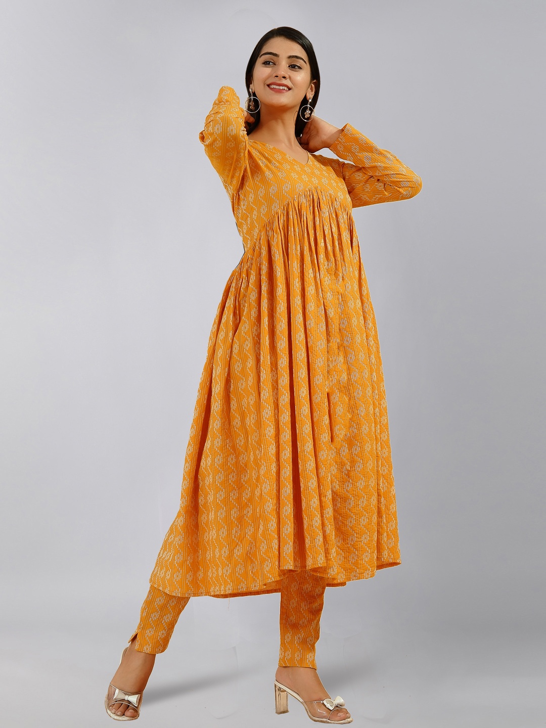 

kipek Women Mustard Yellow Printed Empire Pure Cotton Kurta with Trousers