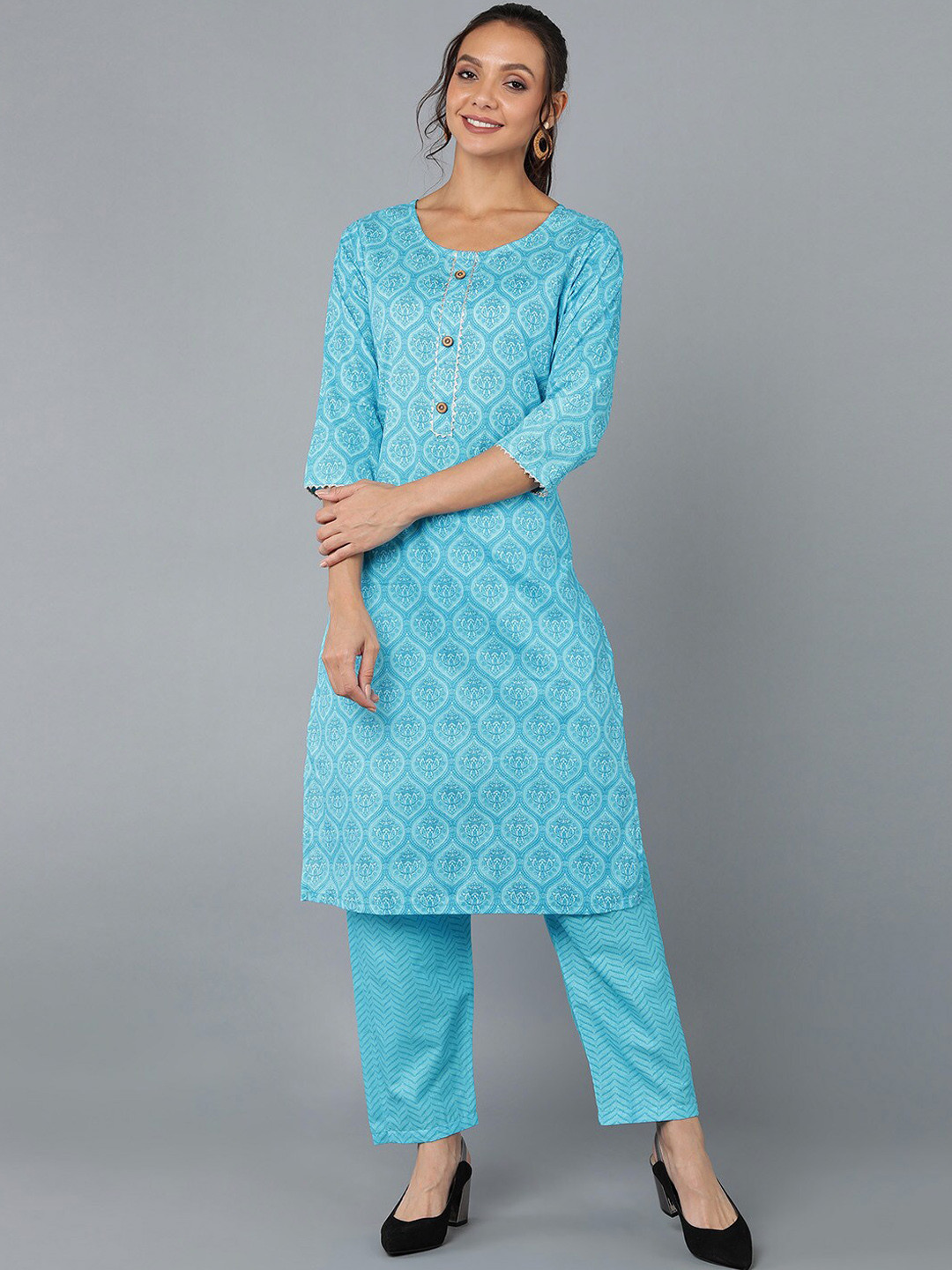 

kipek Women Blue Printed Kurta with Trousers