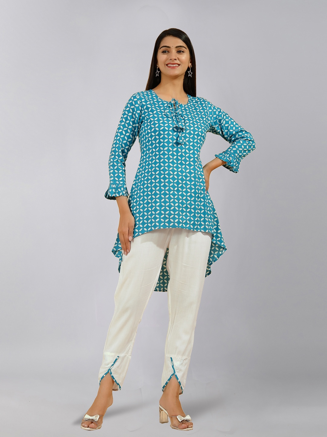 

kipek Women Blue Printed Kurti with Trousers