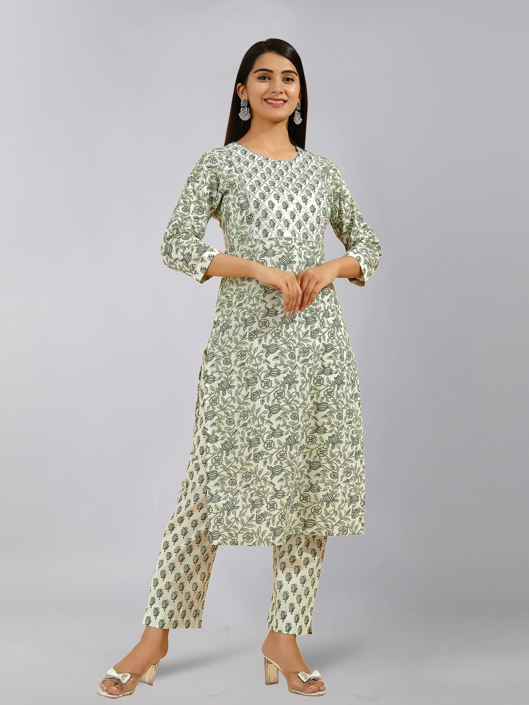 

kipek Women Green Floral Printed Pure Cotton Kurti with Trouser