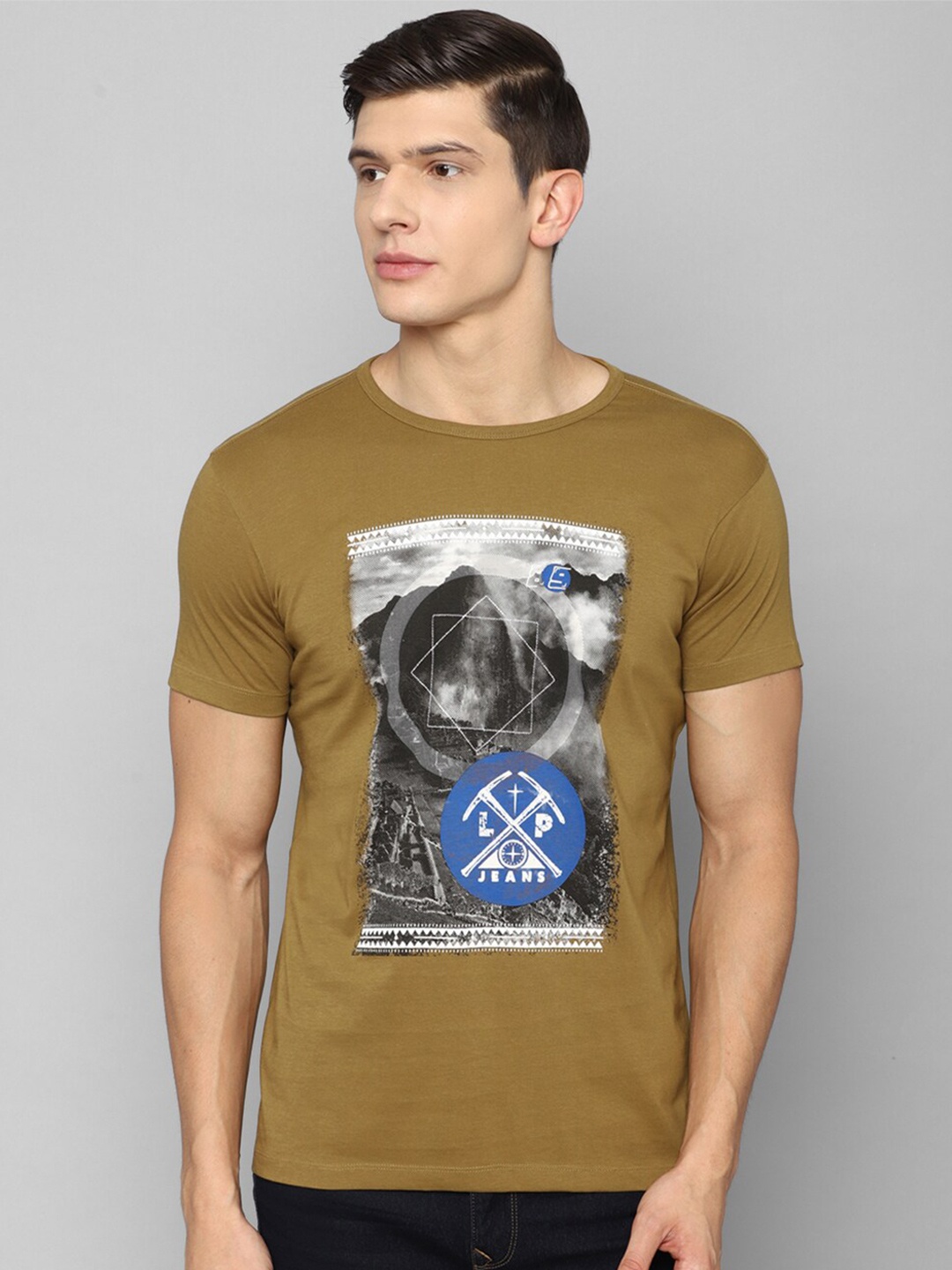

Louis Philippe Jeans Men Olive Green Printed Pure cotton Slim Fit T-shirt
