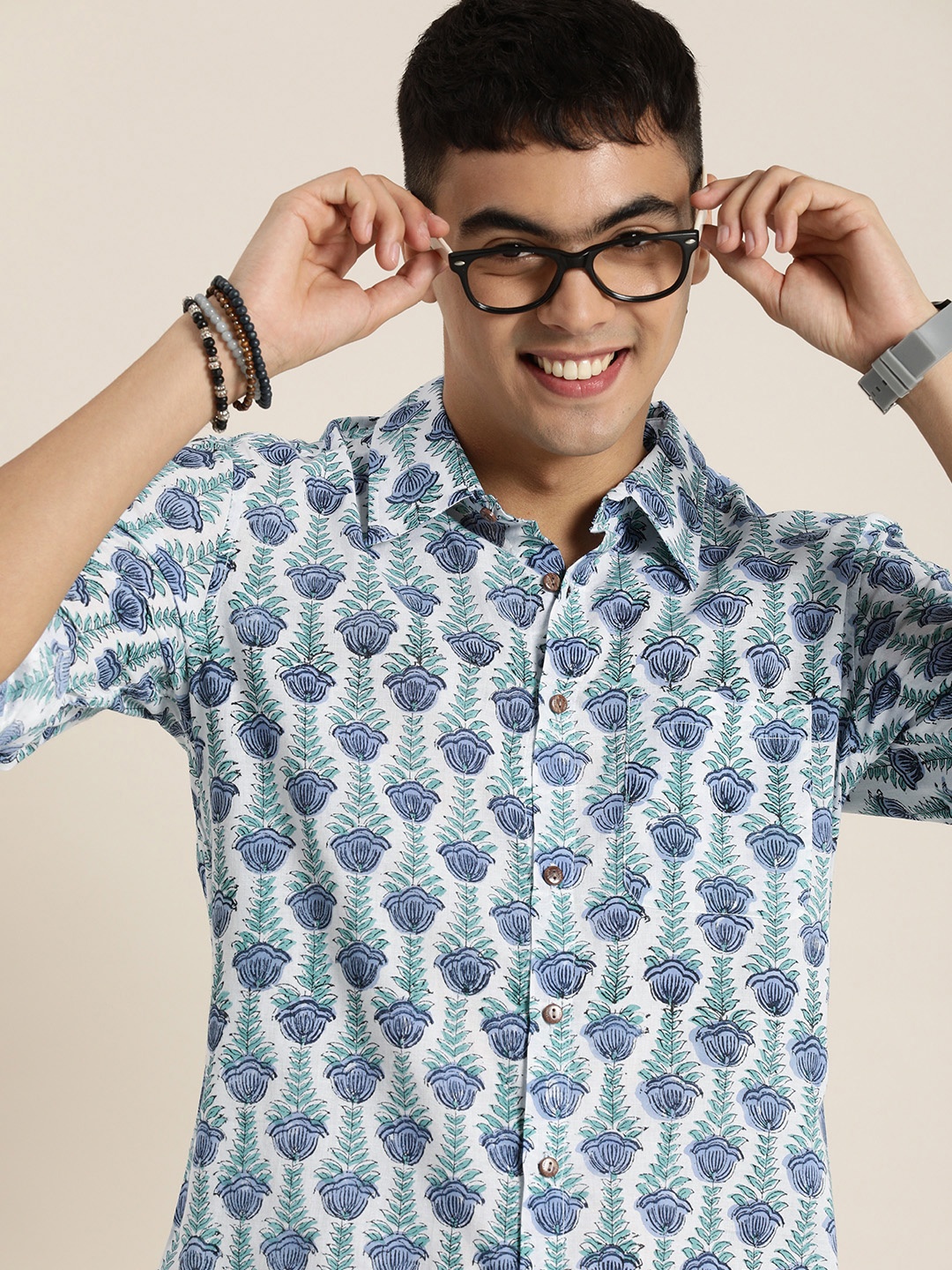 

Taavi Men Blue & White Handblock Floral Printed Casual Shirt