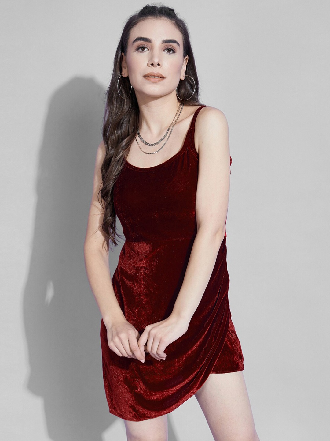 

Selvia Women Maroon Solid Velvet Sheath Dress