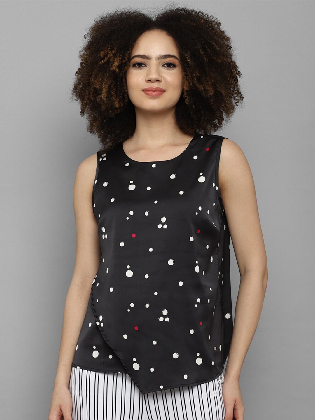 

Allen Solly Woman Black & White Printed Sleeveless Top