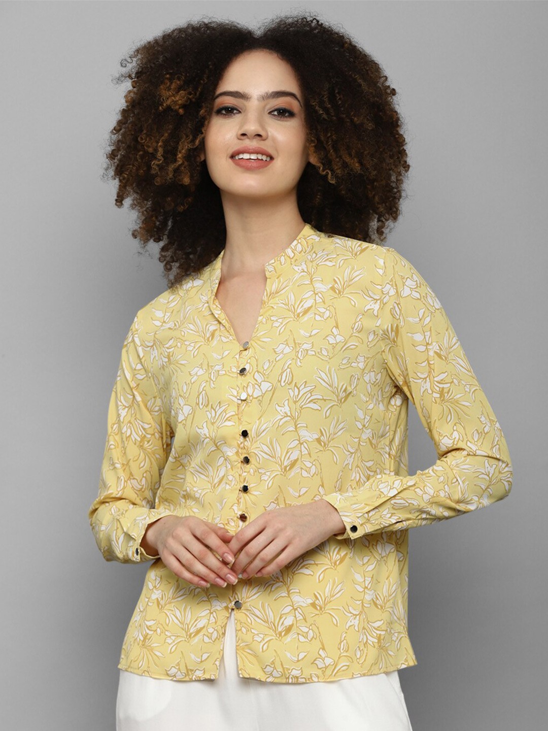 

Allen Solly Woman Yellow Floral Print Mandarin Collar Shirt Style Top