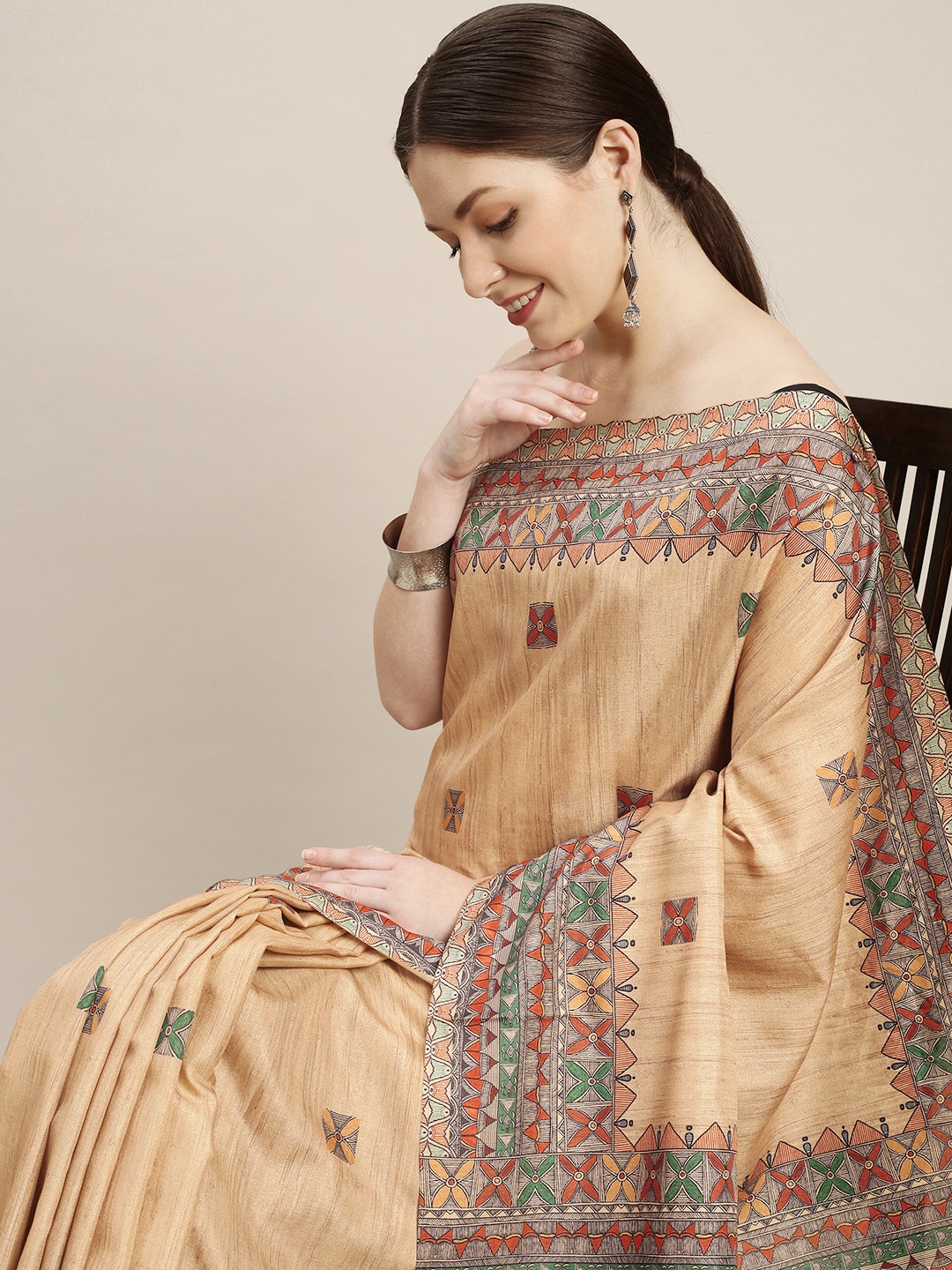 

Mitera Ethnic Motifs Printed Saree, Beige
